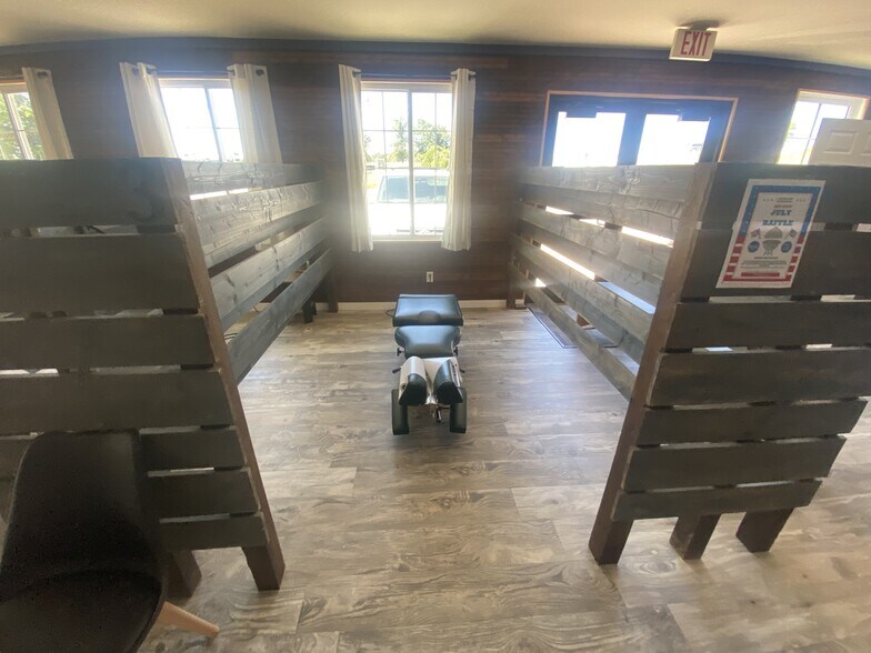 More Photos Of 1 Proactive Dr, New Florence Hotel For Sale