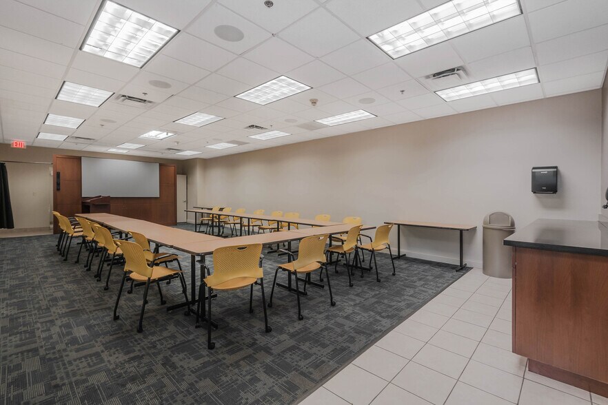 More Photos Of 3001 N 29th Ave, Hollywood Unknown For Lease