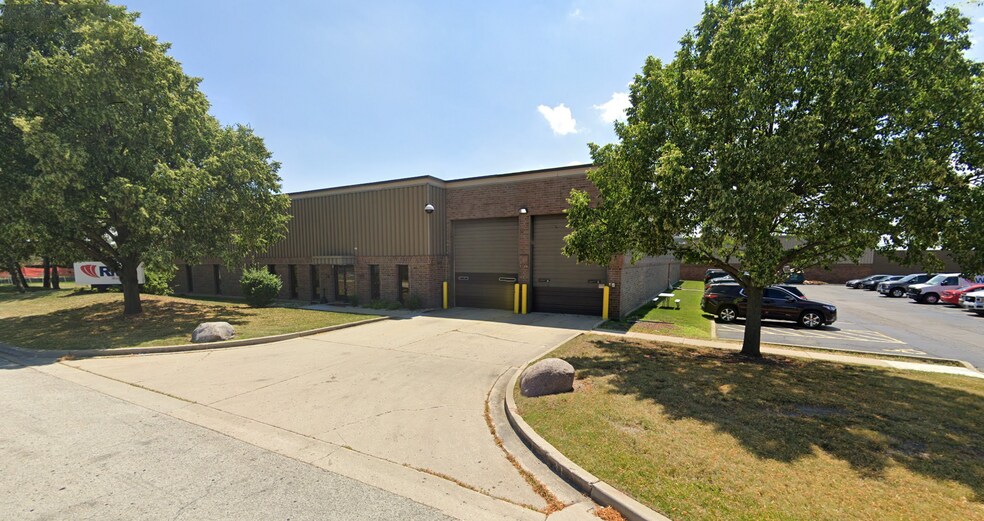 More Photos Of 780 Aec Dr, Wood Dale Warehouse For Lease