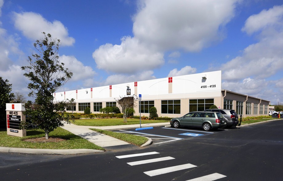 More Photos Of 4041-4065 Crescent Park Dr, Riverview Unknown For Lease