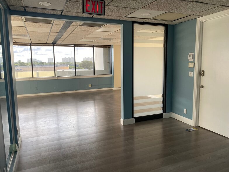 More Photos Of 4700 NW 2nd Ave, Boca Raton Office For Sale