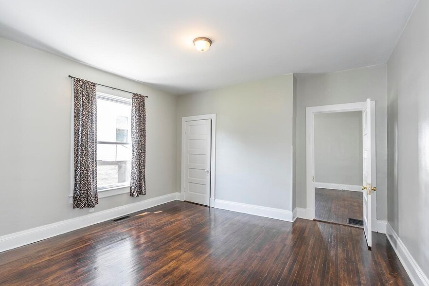 More Photos Of 265 S Highland St, Winchester Apartments For Sale