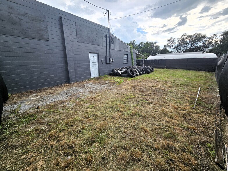 More Photos Of 15217 US 301, Dade City Office For Sale