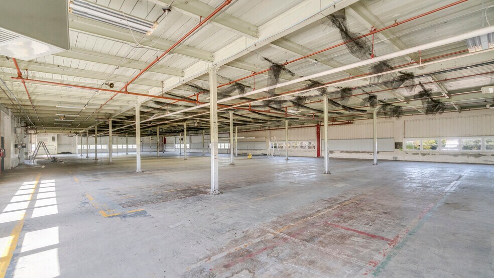More Photos Of 101 N Washington St, Hanover Warehouse For Sale