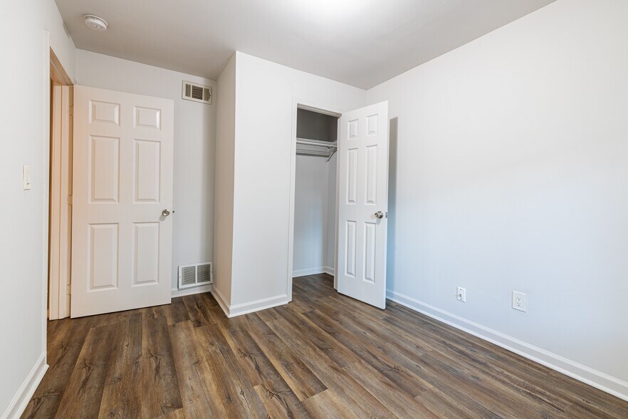 More Photos Of 340-352 Dixie Hills Cir, Atlanta Apartments For Sale
