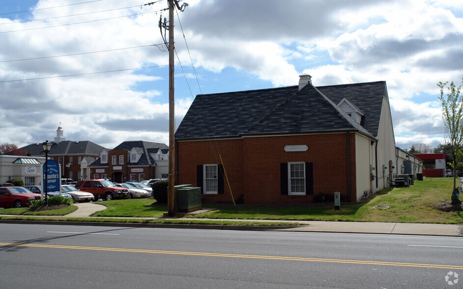 More Photos Of 8755-8785 Mathis Ave, Manassas Office For Lease