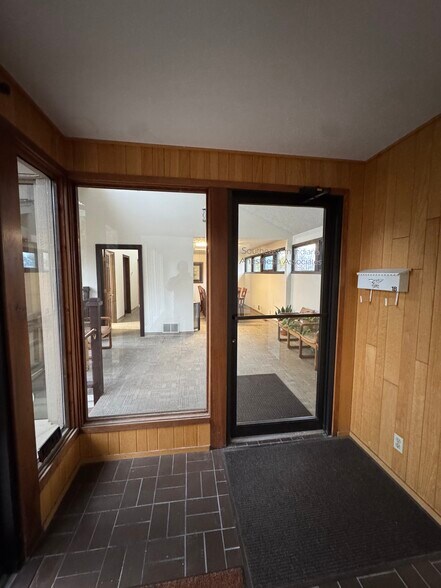 More Photos Of 3200 Sycamore Ct, Columbus Medical For Sale