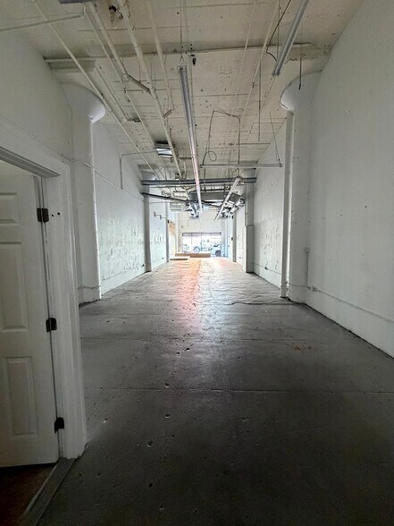 More Photos Of 910 Santee St, Los Angeles General Retail For Lease