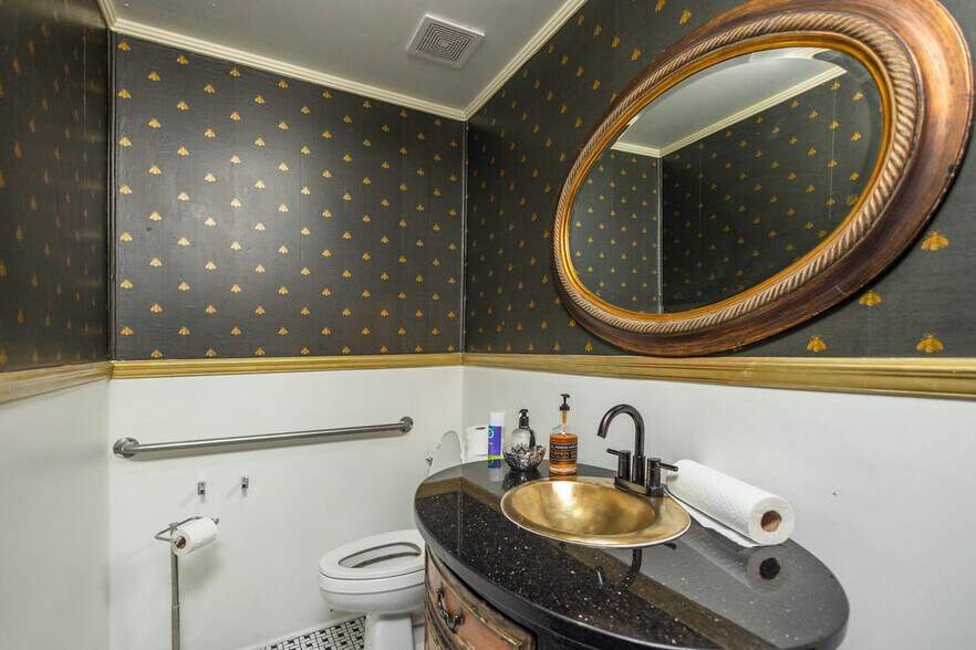 More Photos Of 303 Main St, Edgefield Storefront Retail Office For Sale