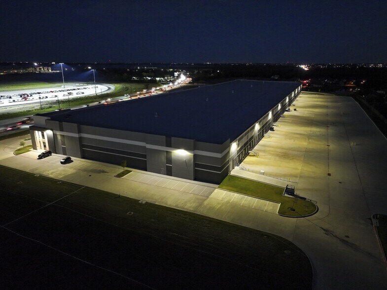 More Photos Of 2801 N State Highway 78, Wylie Warehouse For Lease