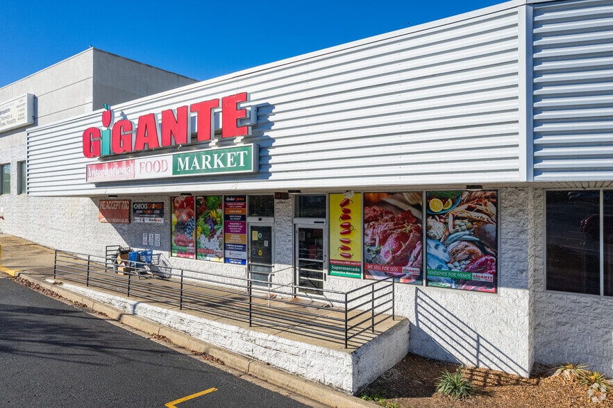 More Photos Of 3421 Kirkwood Hwy, Wilmington General Retail For Lease