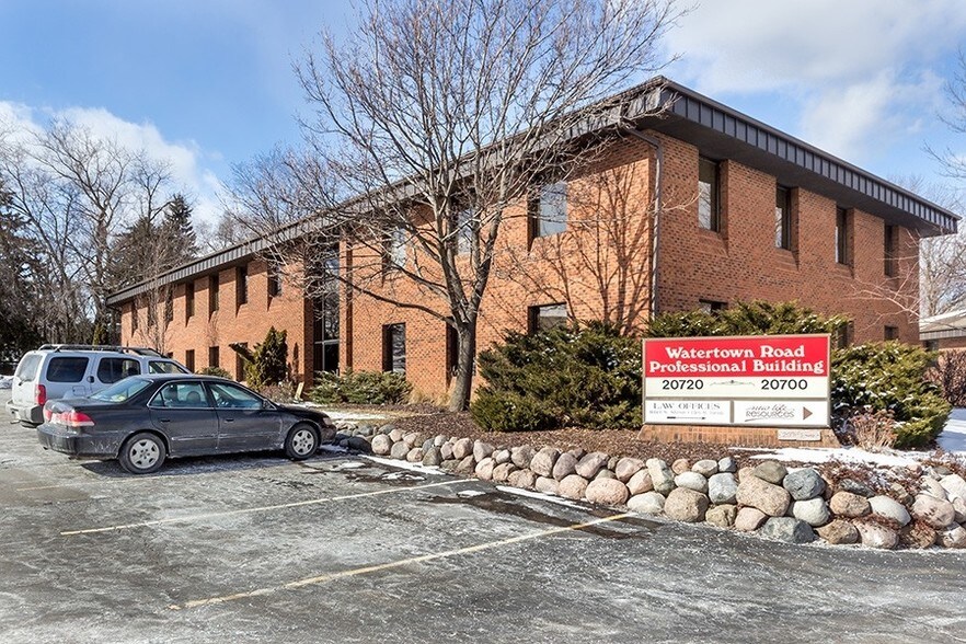 More Photos Of 20700 Watertown Rd, Waukesha Unknown For Lease