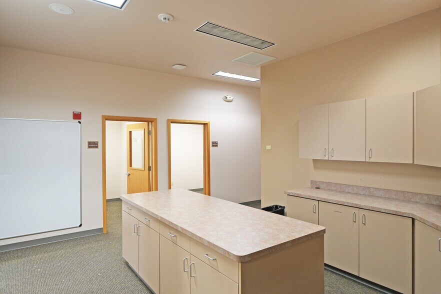 More Photos Of 3909 Creekside Loop, Yakima Medical For Lease