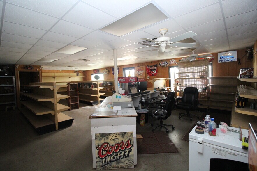 More Photos Of 503 S 5th St, Goree General Retail For Sale