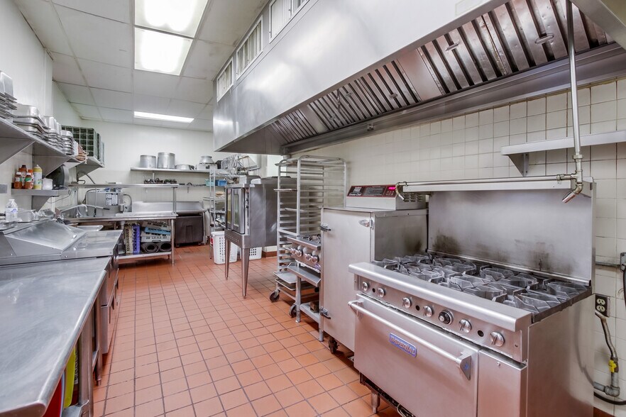 More Photos Of 110 Civic Center Dr, Vista Office For Sale