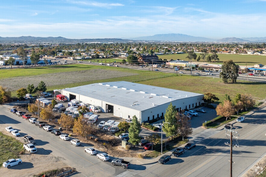 More Photos Of 26035 Palomar Rd, Menifee Warehouse For Lease