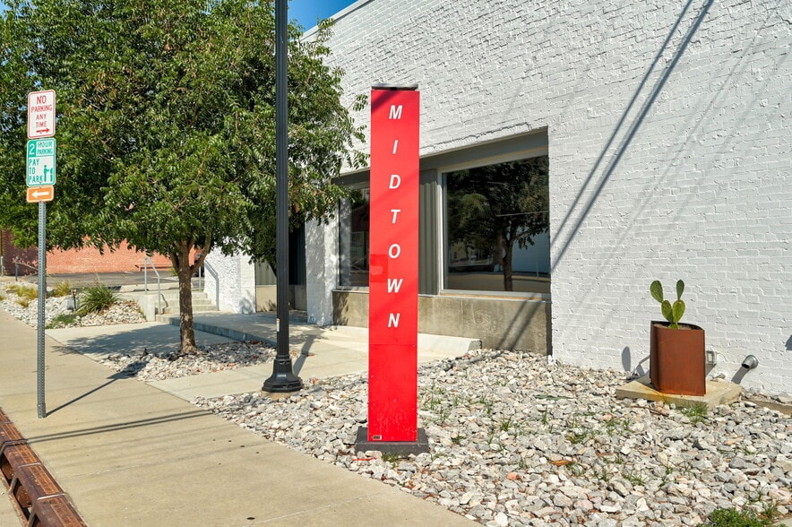 More Photos Of 111 NW 8th St, Oklahoma City Office For Sale