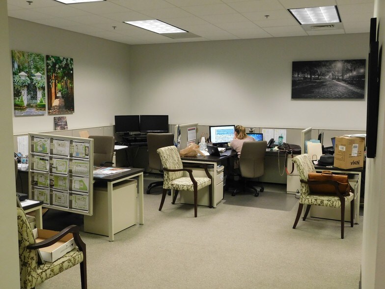 More Photos Of 211 King St, Charleston Office For Lease