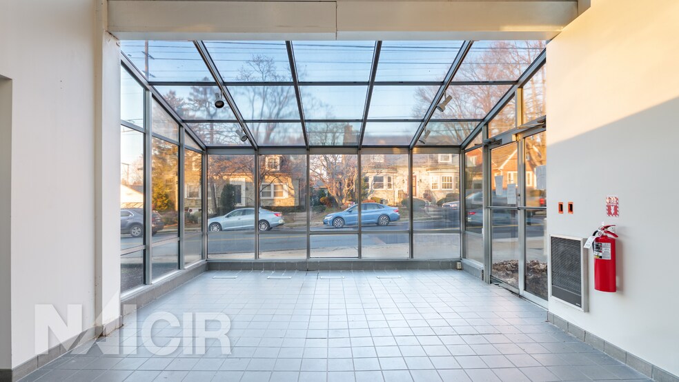 More Photos Of 400 W Lancaster Ave, Shillington Flex For Lease