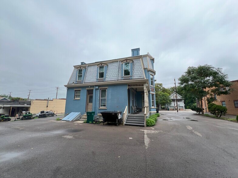 More Photos Of 6111 Madison Rd, Cincinnati Office Residential For Sale