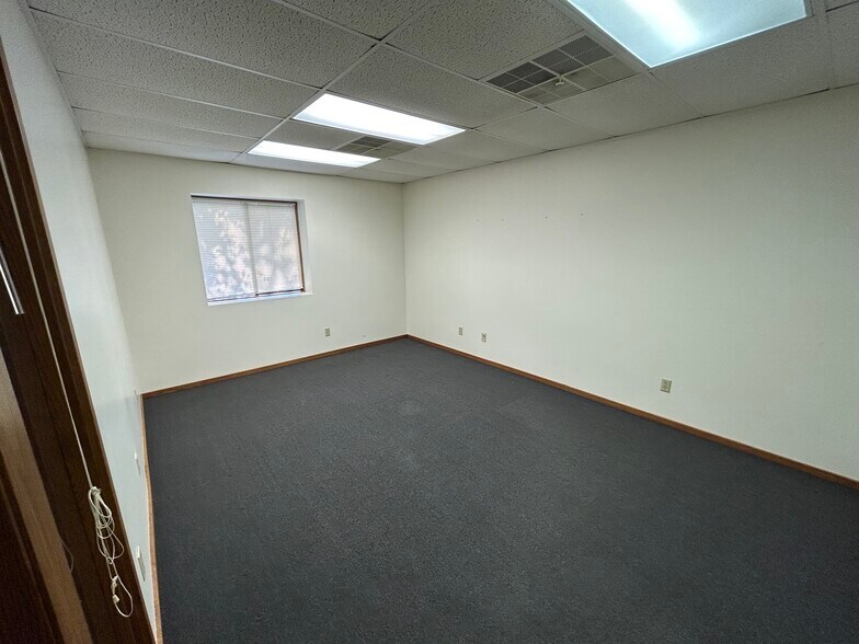 More Photos Of 1820 Post Rd, Plover Storefront Retail Office For Lease
