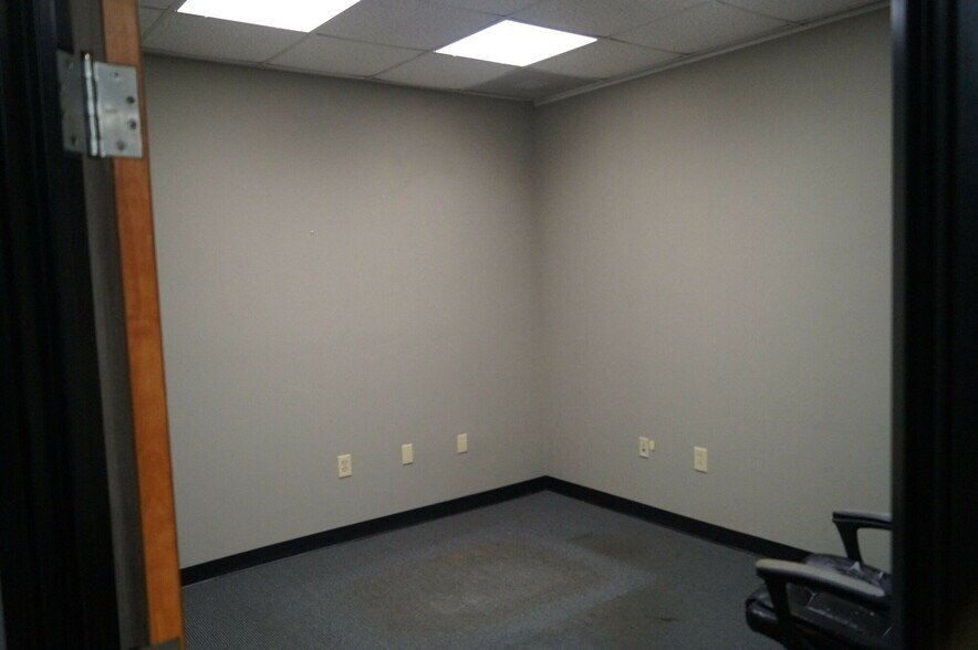 More Photos Of 1886 Gordon Hwy, Augusta Auto Dealership For Lease