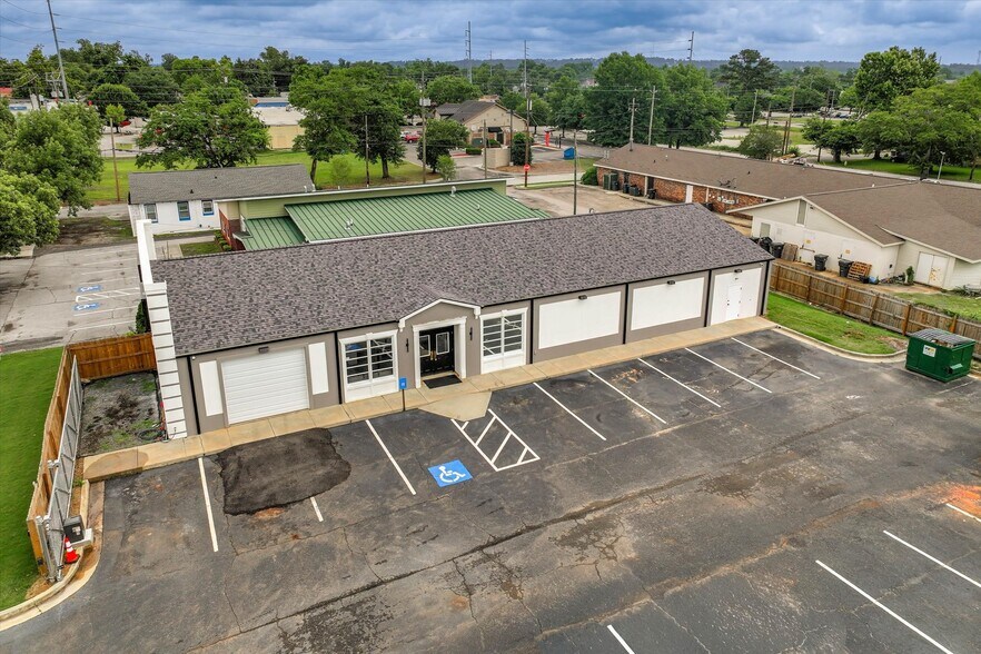 More Photos Of 1010 Druid Park Ave, Augusta Freestanding For Sale