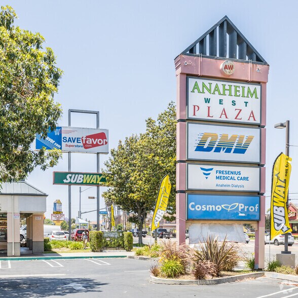 More Photos Of 3150-3170 W Lincoln Ave, Anaheim Freestanding For Lease