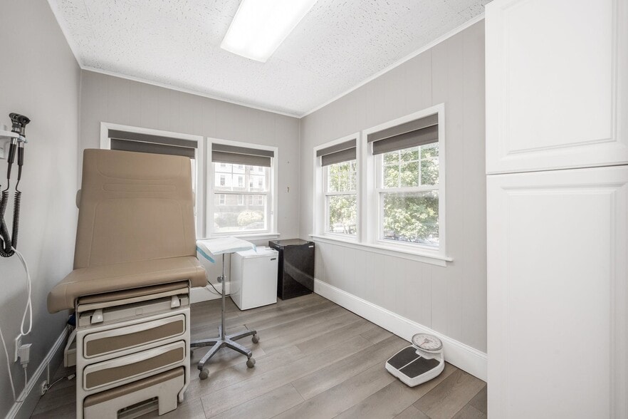 More Photos Of 504 Gramatan Ave, Mount Vernon Medical For Lease