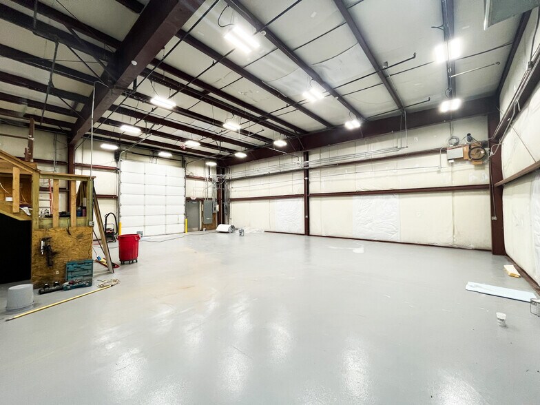 More Photos Of 2465 E Jean St, Springfield Auto Repair For Lease