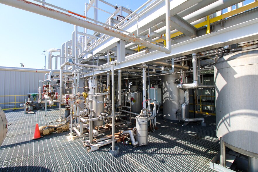 More Photos Of 5640 44th Ave S, Clinton Industrial For Sale