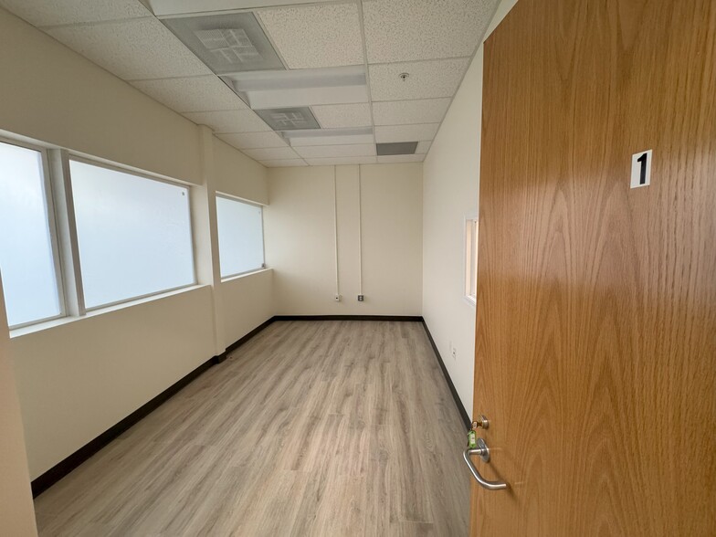 More Photos Of 4446-4450 Park Heights Ave, Baltimore Storefront For Lease