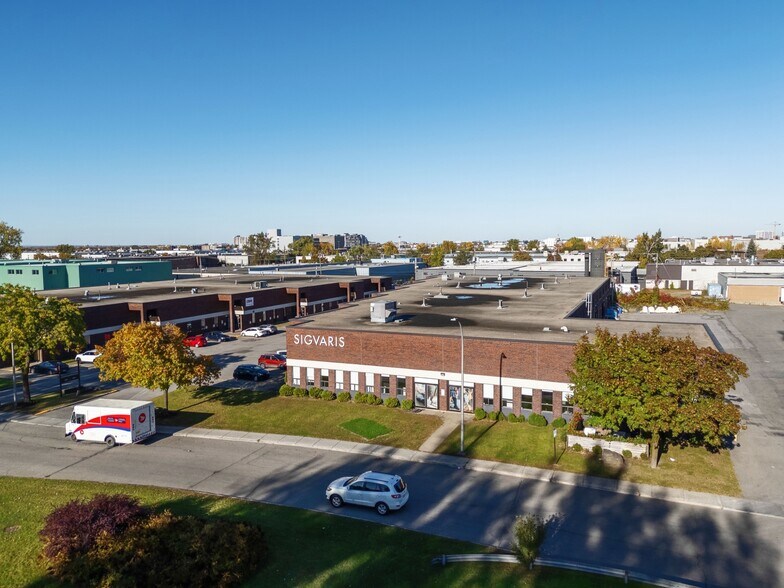 More Photos Of 8411-8451 Ch Dalton, Mont-Royal Warehouse For Lease