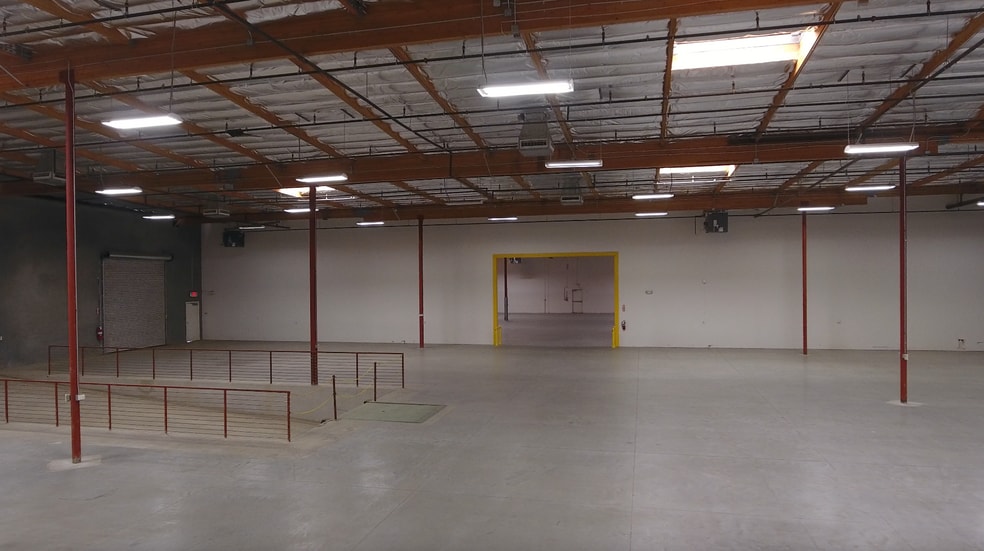 More Photos Of 200 E Avenue K-8, Lancaster Warehouse For Lease