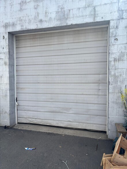 More Photos Of 386-394 Coit St, Irvington Manufacturing For Lease