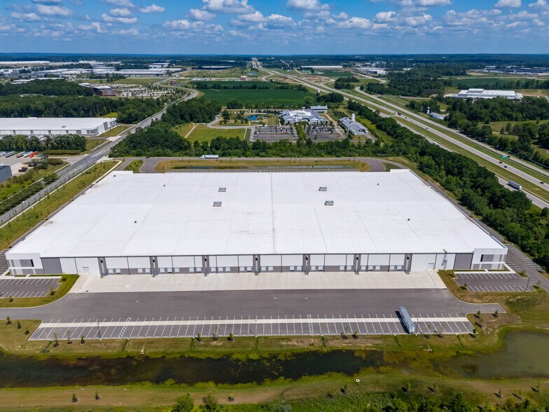 More Photos Of 7915 Smith's Mill Rd, New Albany Distribution For Lease
