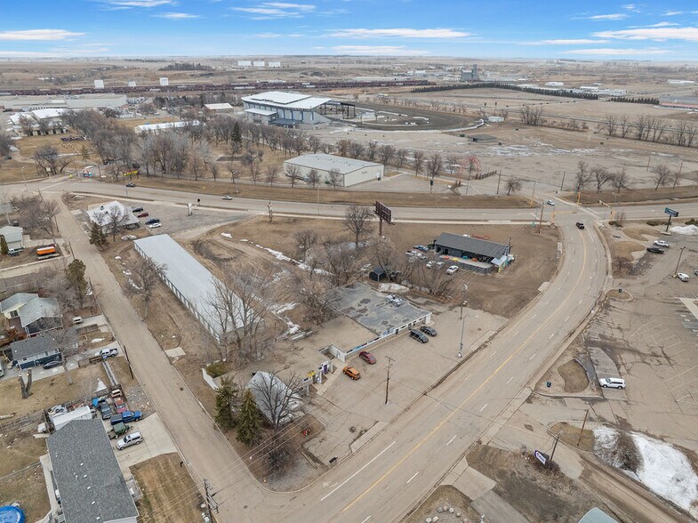 More Photos Of 2001 8th Ave SE, Minot General Retail For Sale