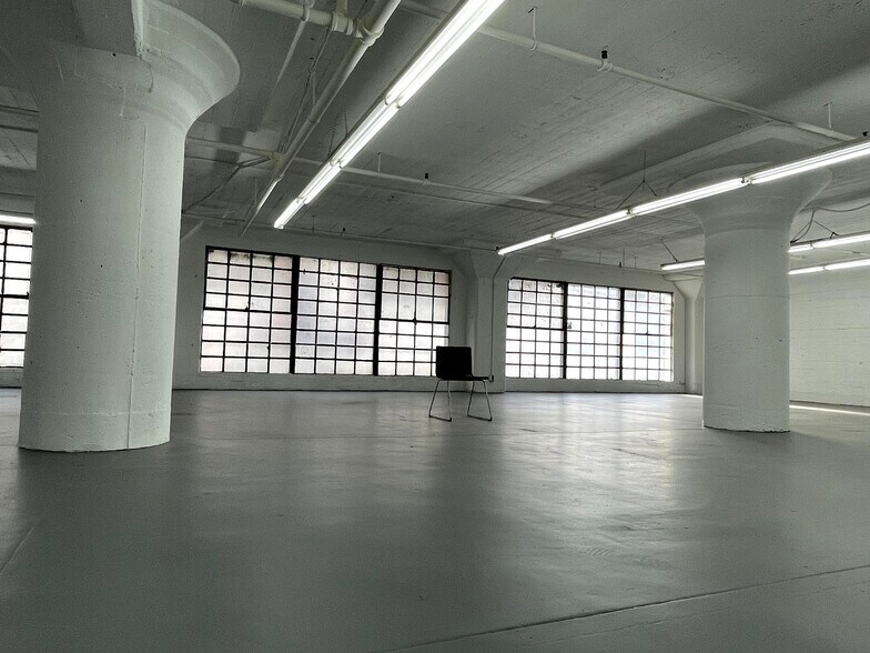 More Photos Of 1114 S Los Angeles St, Los Angeles Warehouse For Sale