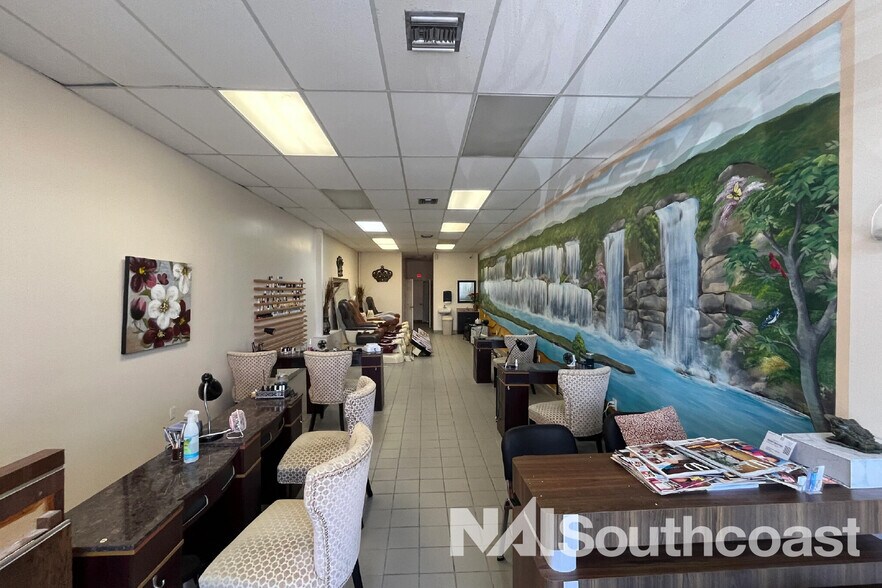 More Photos Of 4392 NE Ocean Blvd, Jensen Beach Storefront Retail Office For Lease