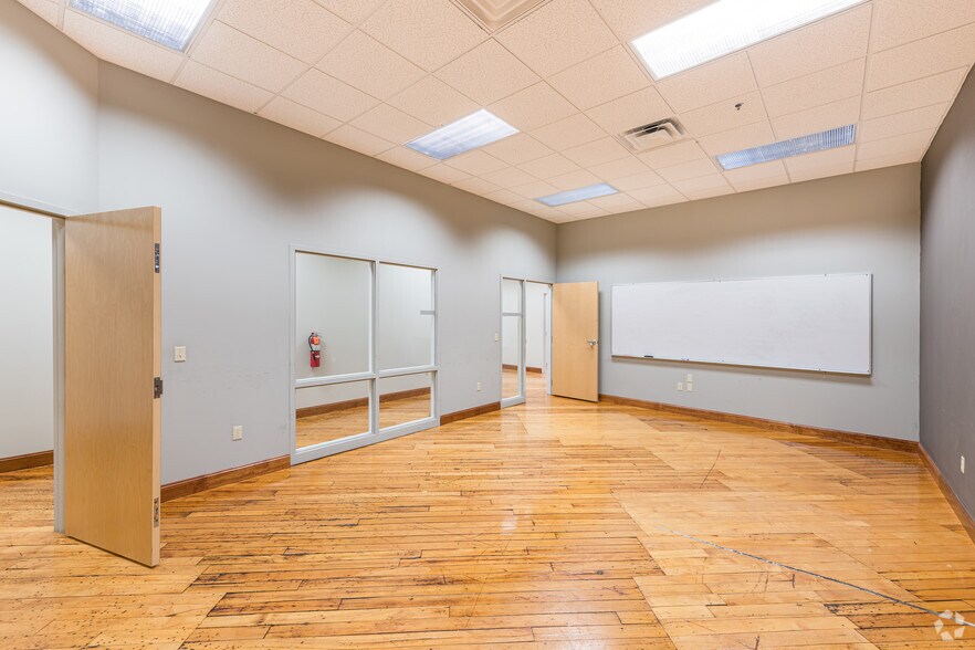 More Photos Of 10 Admiral St, Providence Office For Lease