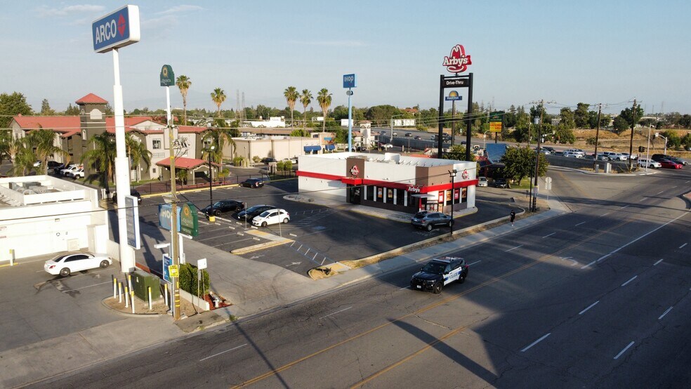 More Photos Of 2610 Buck Owens Blvd, Bakersfield Fast Food For Lease