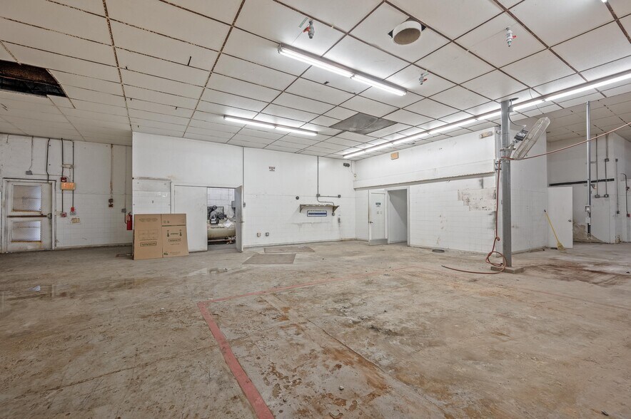 More Photos Of 3041 Gateway Dr, Pompano Beach Warehouse For Sale