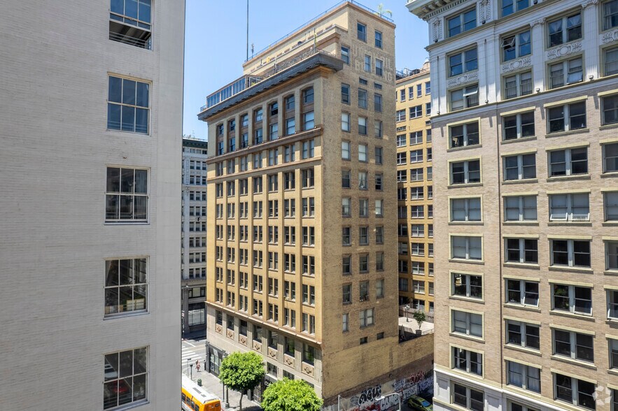 More Photos Of 215 W 7th St, Los Angeles Apartments For Lease