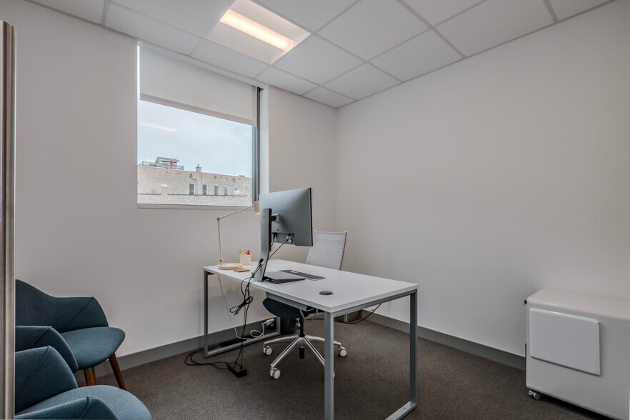 More Photos Of 1290 N Clybourn Ave, Chicago Office For Sale