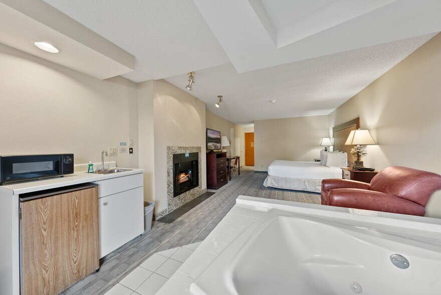 More Photos Of 3105 NW O. B. Riley Rd, Bend Hotel For Sale