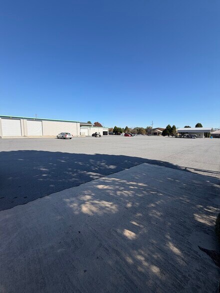 More Photos Of 441 Dunbar Rd, Warner Robins Warehouse For Lease