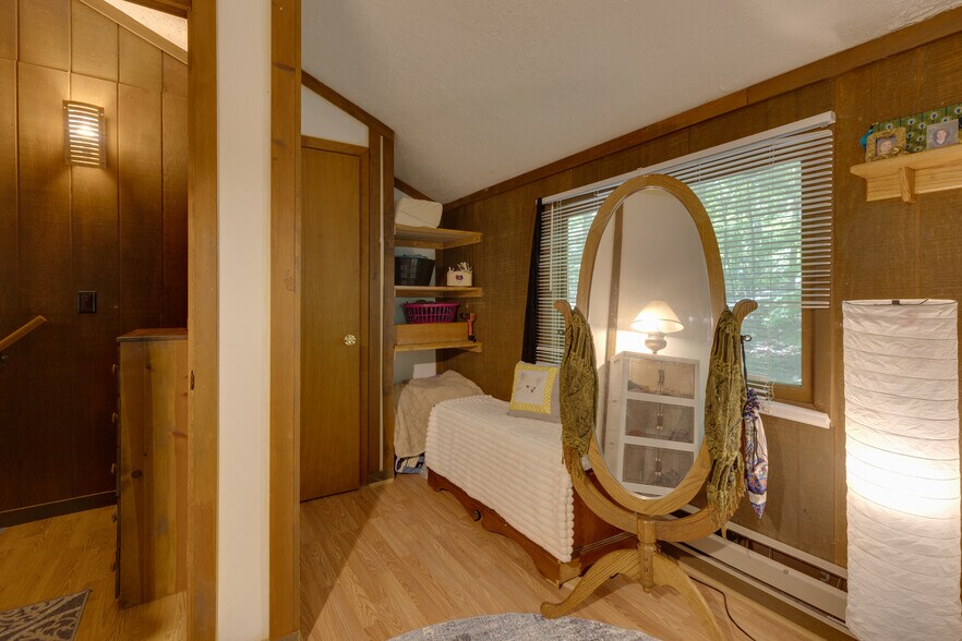 More Photos Of 11 Mountainside Dr, Berkeley Springs Specialty For Sale
