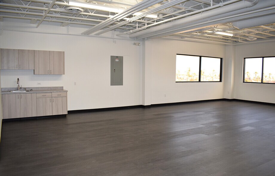 More Photos Of 4245 S Grand Canyon Dr, Las Vegas General Retail For Lease