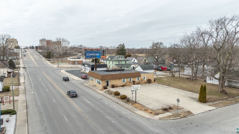 More Photos Of 520 E 8th St, Anderson Office For Lease