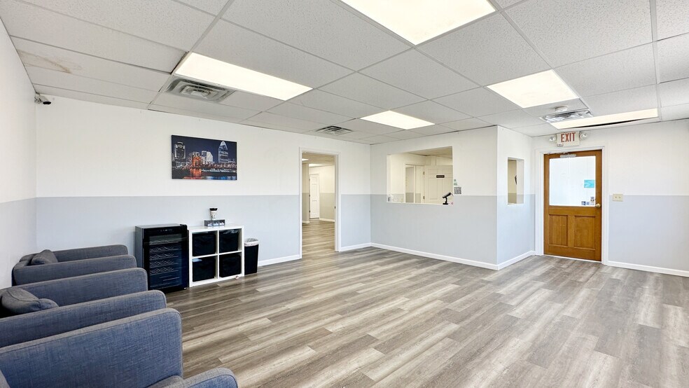 More Photos Of 7125 Reading Rd, Cincinnati Medical For Sale